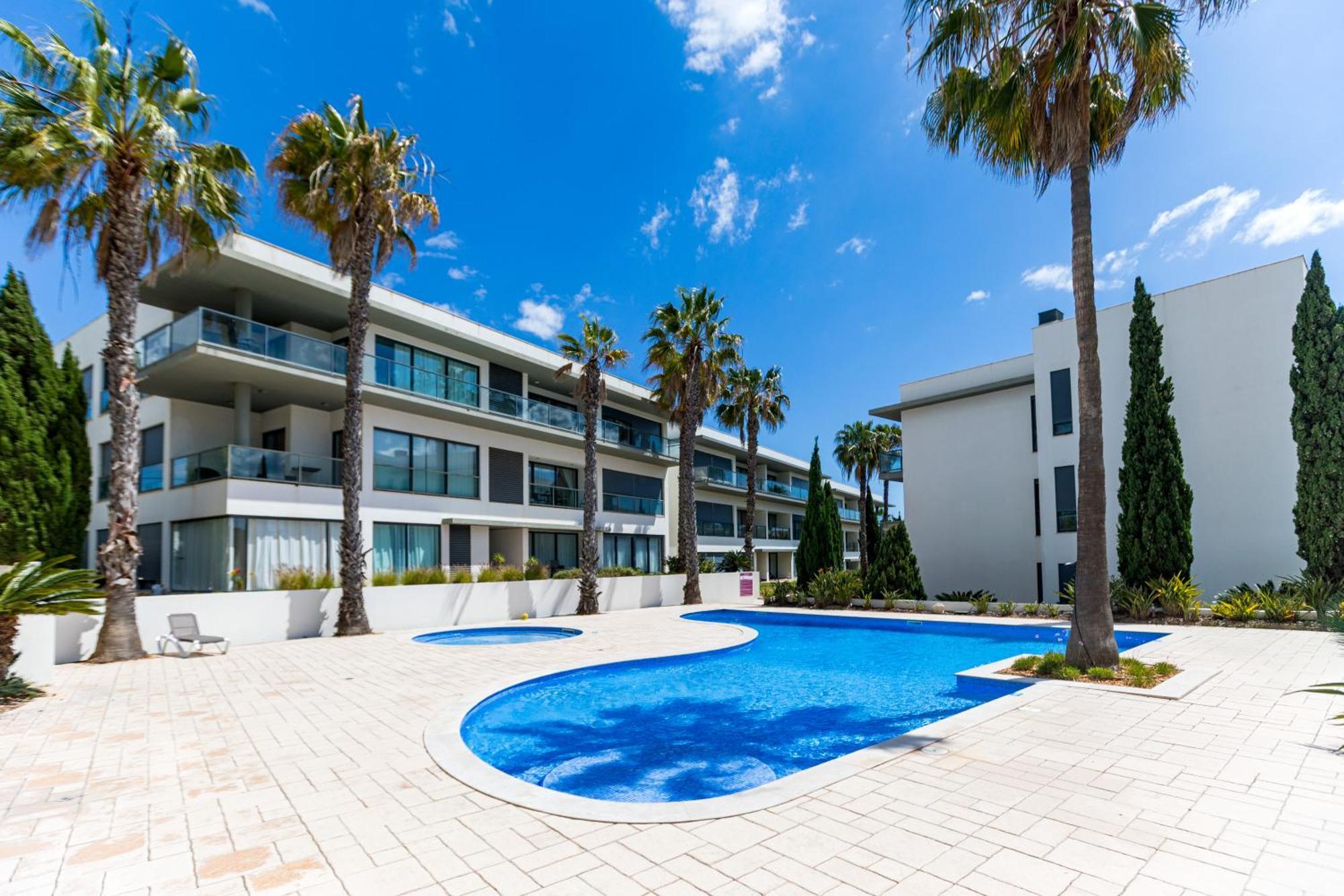 Cavalo Preto Luxury Beach Apartment By Golden Zenith Куартейра Екстериор снимка