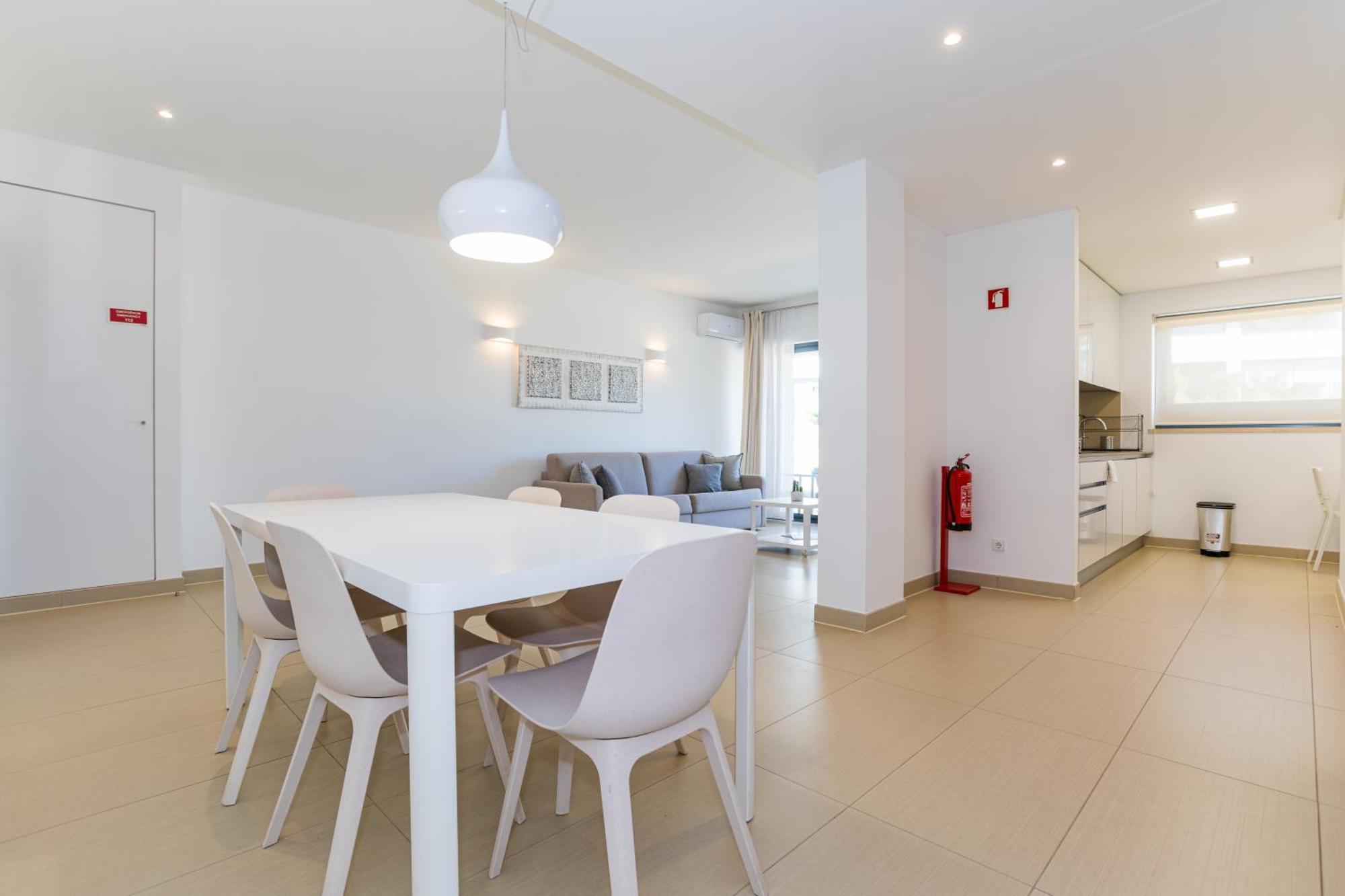 Cavalo Preto Luxury Beach Apartment By Golden Zenith Куартейра Екстериор снимка