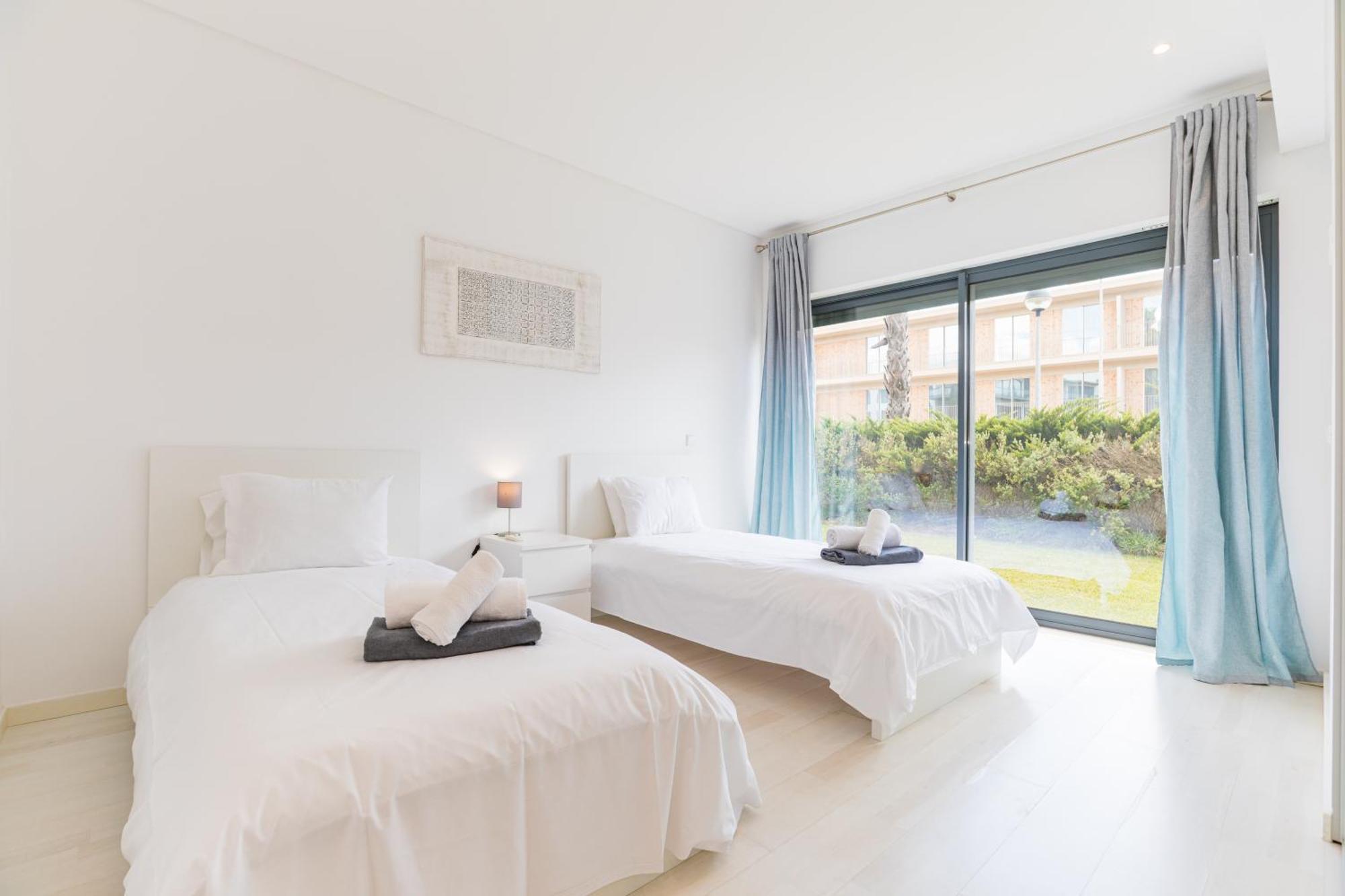Cavalo Preto Luxury Beach Apartment By Golden Zenith Куартейра Екстериор снимка