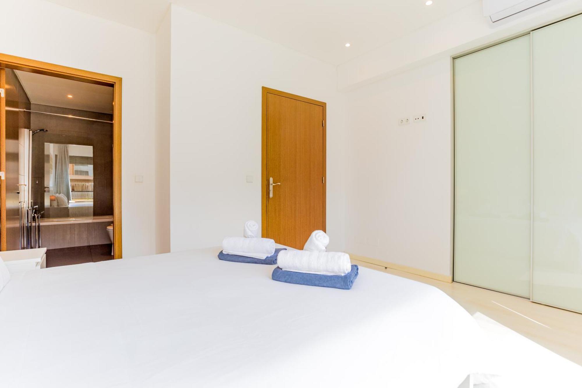 Cavalo Preto Luxury Beach Apartment By Golden Zenith Куартейра Екстериор снимка
