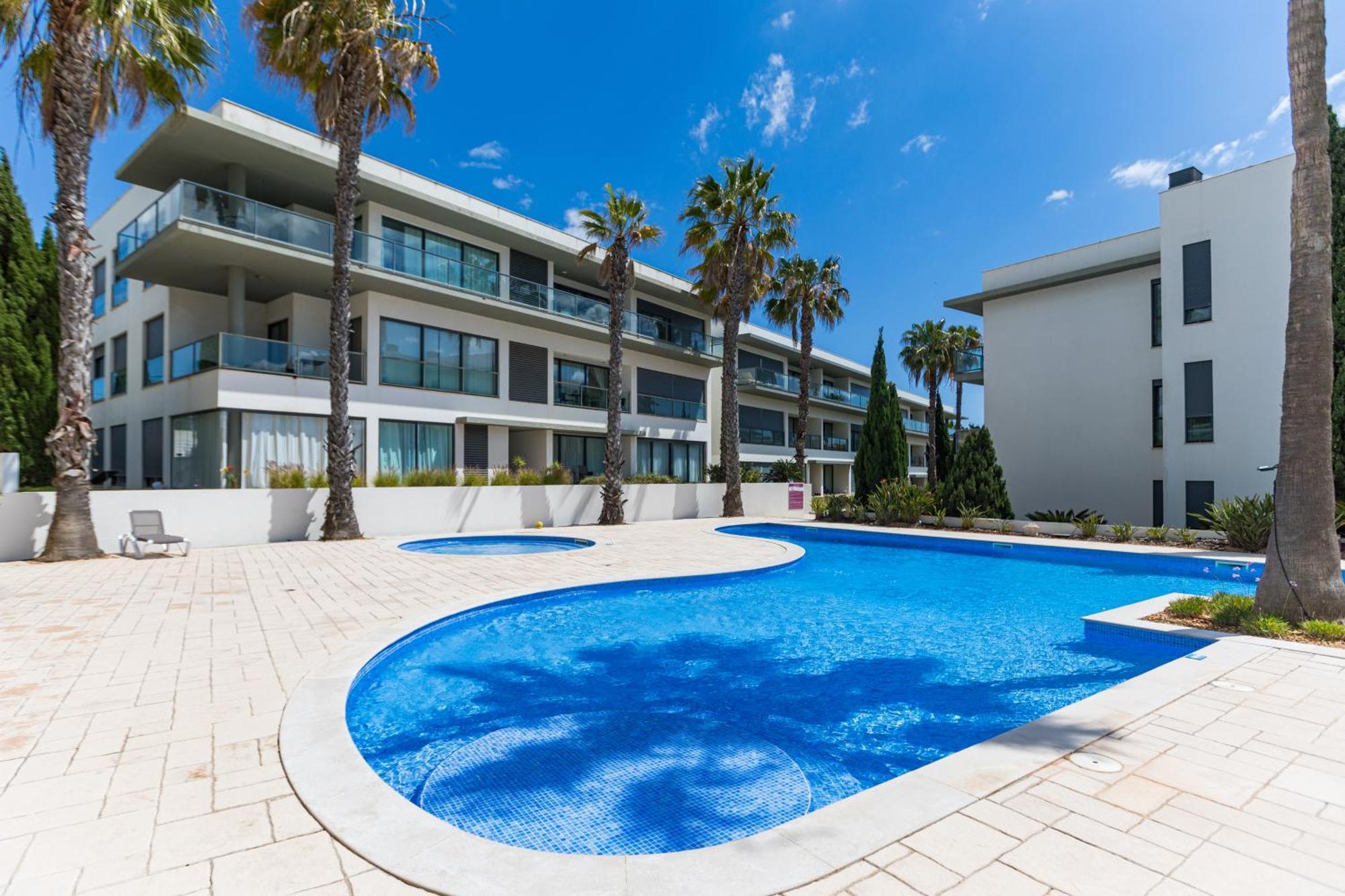 Cavalo Preto Luxury Beach Apartment By Golden Zenith Куартейра Екстериор снимка