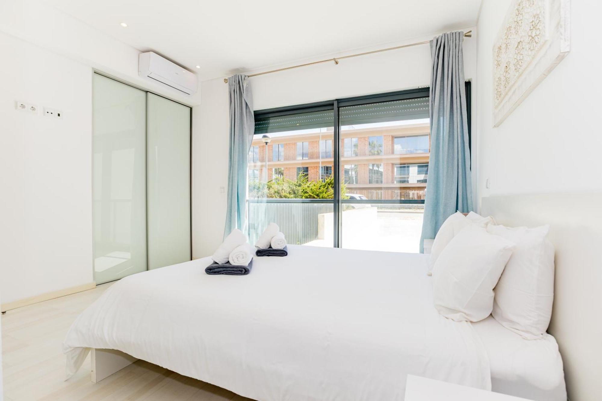 Cavalo Preto Luxury Beach Apartment By Golden Zenith Куартейра Екстериор снимка